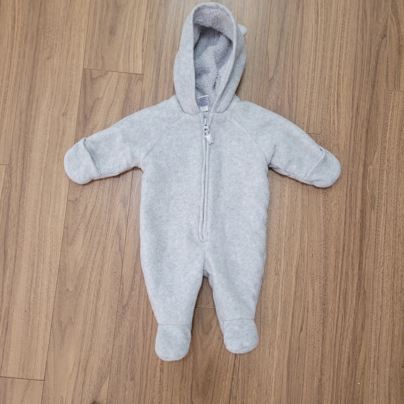 Old navy baby fleece jumpsuit gray colour size 3M - Picture 2 of 7